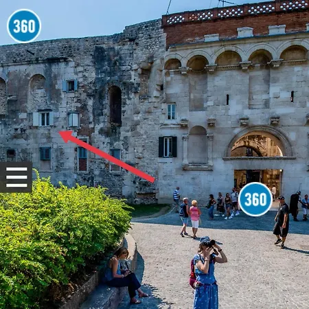 Palace Split