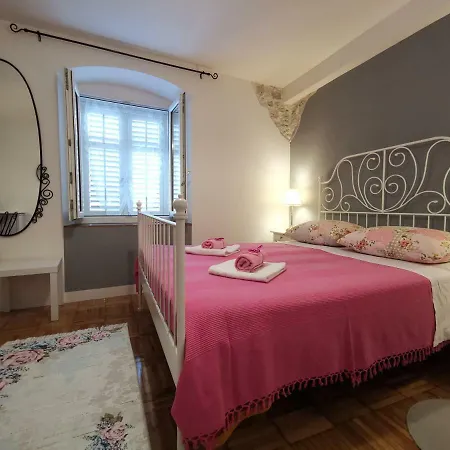Palace Konukevi 3*
