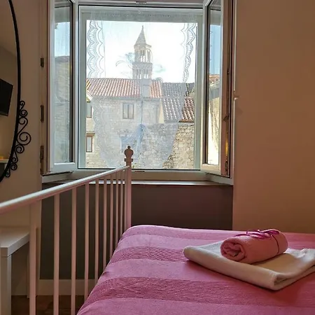 Guest house Palace Inn Rooms Split
