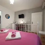 Palace 3*