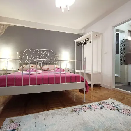 Palace Πανσιόν Σπλιτ